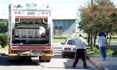 Se levant� el paro municipal