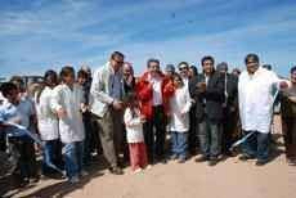 Beder Herrera inaugur� la ruta entre parajes de dos departamentos
