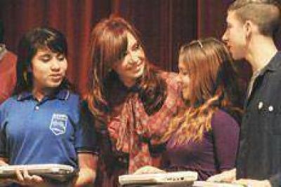 Ir al secundario del Estado trae premio