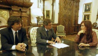 Cristina recibi� a Pulti y firm� el Proyecto que impulsa Feriado Nacional el 24 de mayo