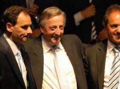 Kirchner y Scioli re�nen al PJ en territorio de Bruera