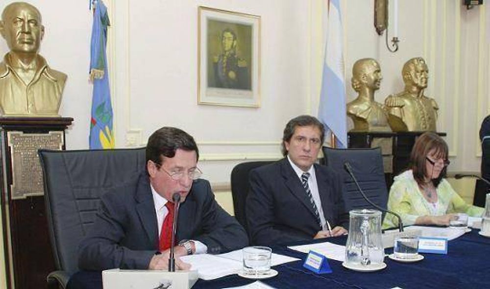 DAR�O D�AZ P�REZ DI� INICIO AL PER�ODO DE SESIONES 2010 - 2011