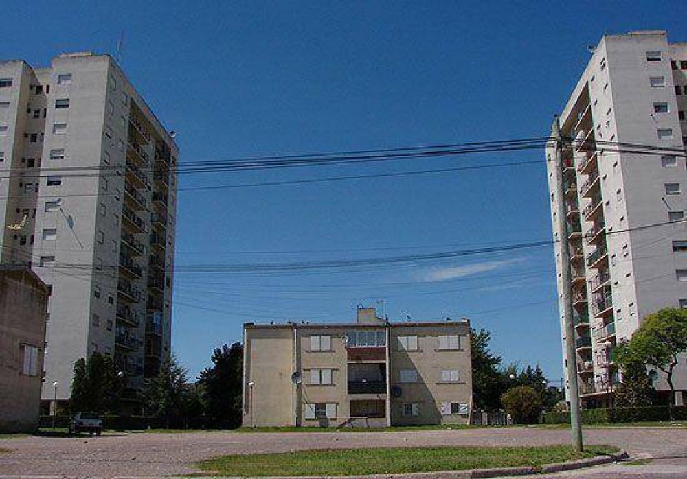 Barrios UTA y San Carlos, sin agua por las obras de empalme