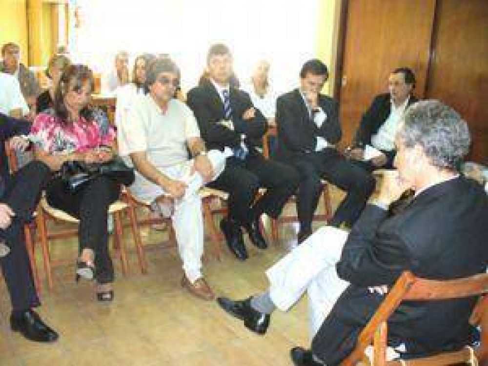 El Municipio impulsa una red de salud con participaci�n del sector p�blico y el privado
