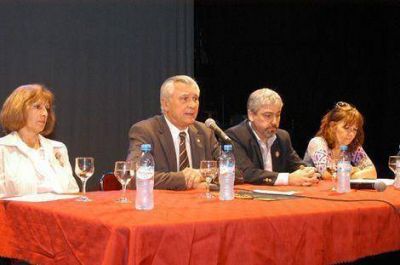 Ivoskus encabez� la presentaci�n de las jornadas de Salud Escolar 2010
