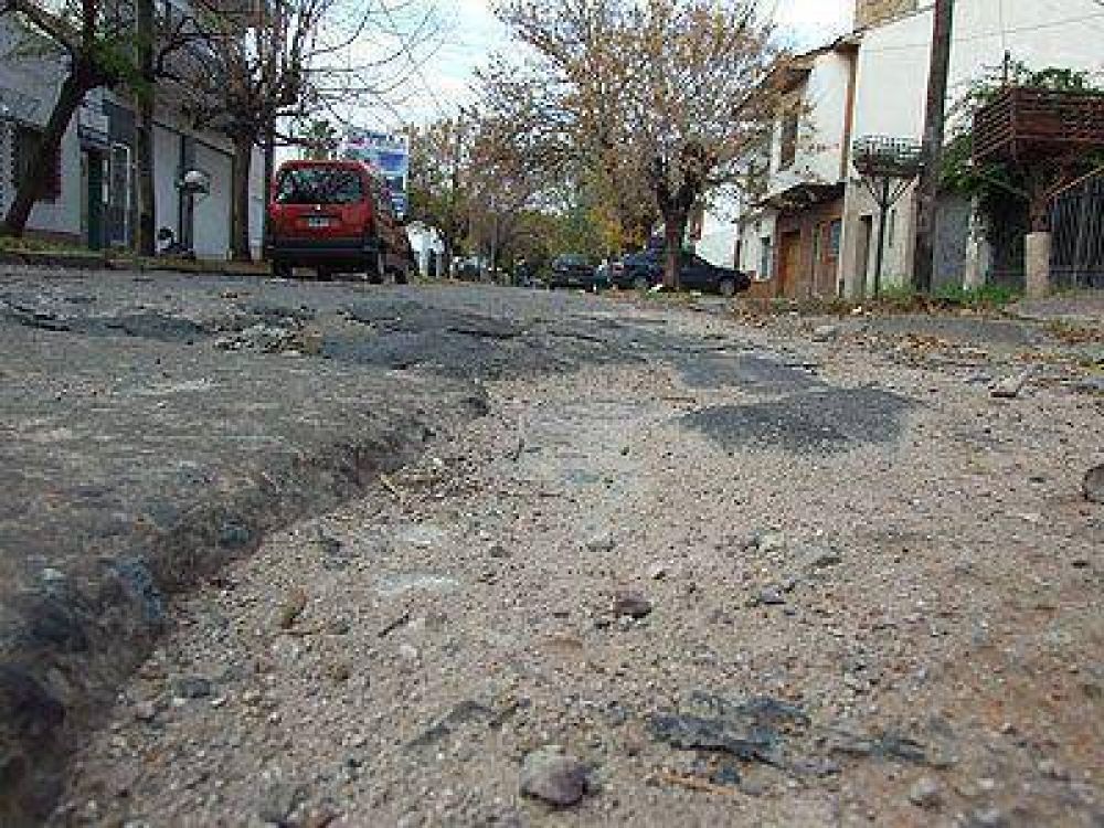  BANFIELD | RECLAMO VECINAL Exigieron la repavimentaci�n de la calle Ar�oz