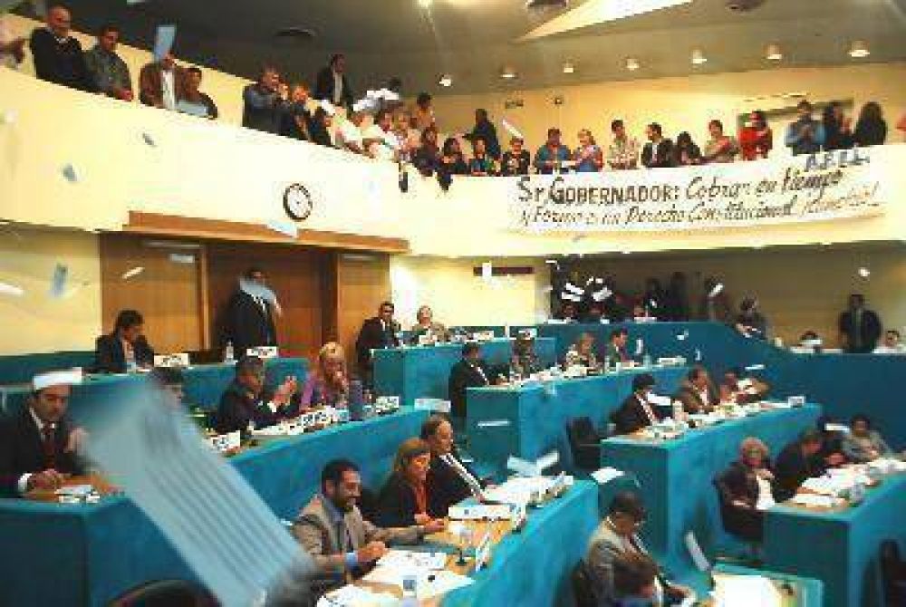 R�o Negro toma cr�ditos para desarrollo comunal 