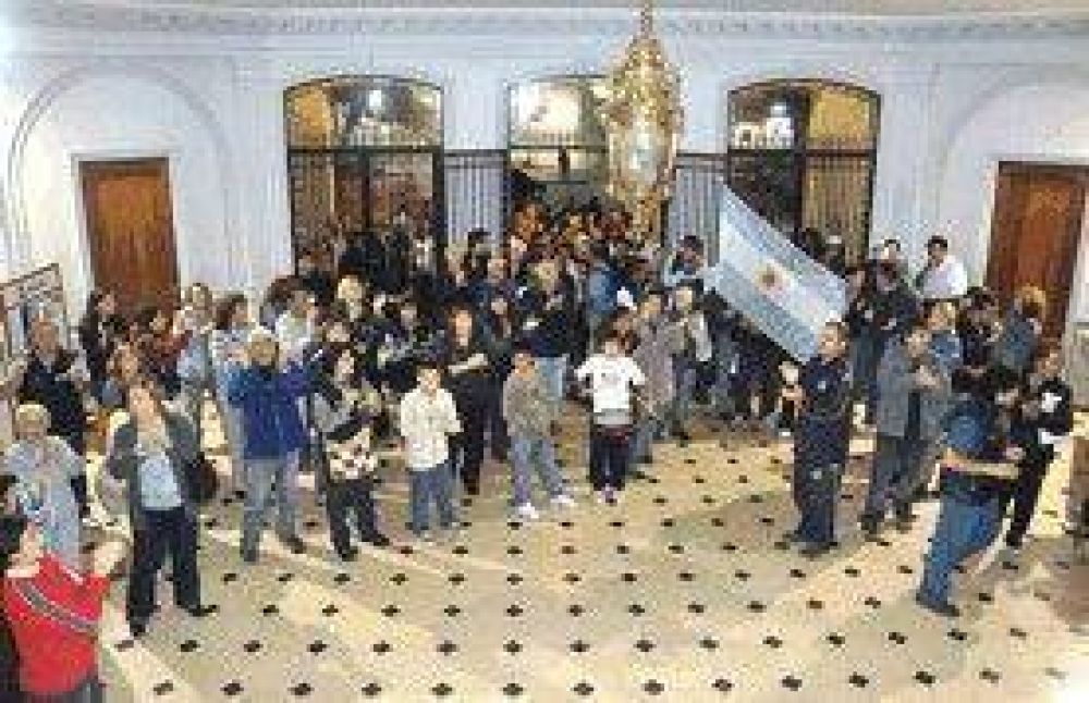 El Ejecutivo y los municipales definen hoy la discusi�n salarial