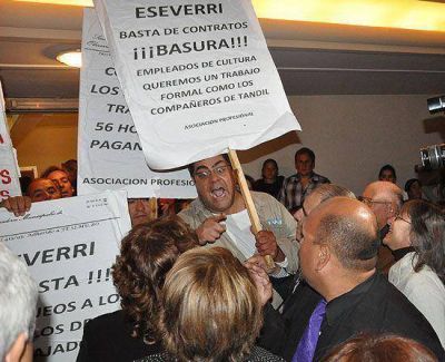 El Ejecutivo rechaz� la propuesta de los gremios y la paritaria concluy� en un clima de mucha tensi�n
