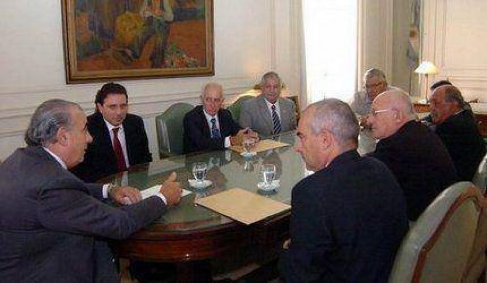Echeverr�a se reuni� con ministro de gobierno provincial