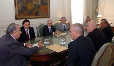 Echeverr�a se reuni� con ministro de gobierno provincial