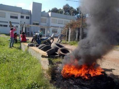 Una denuncia por agresi�n reaviva el conflicto en Cer�mica Tandil