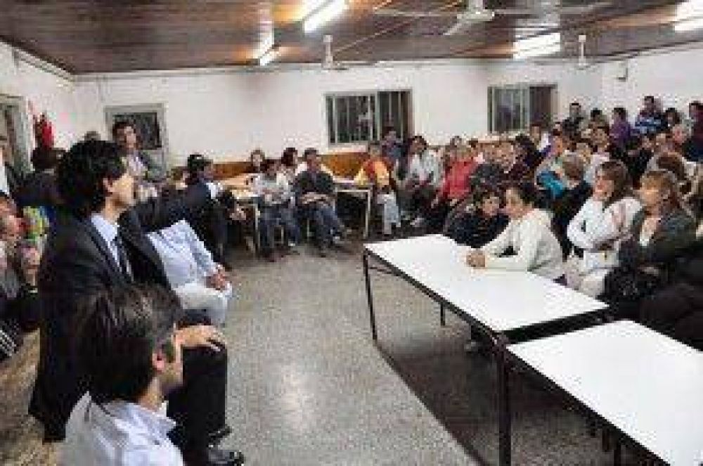 Pittelli se reuni� con los vecinos del Barrio San Jos�