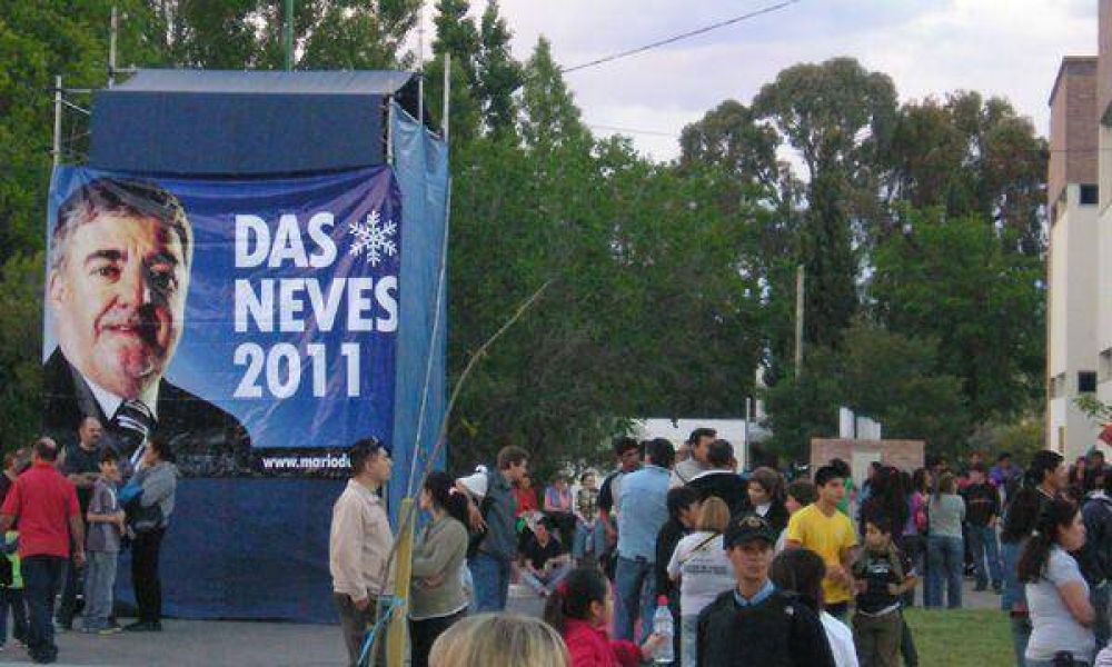 Mario Das Neves asegur� que "Cobos es menos que De la R�a"