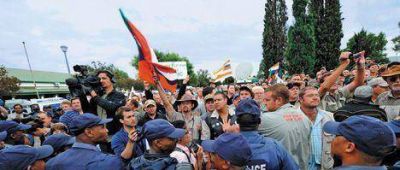 Cu�les son los grupos racistas que a�n est�n luchando en Sud�frica