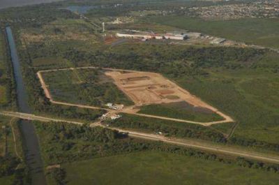  Peligro latente Advertencia por la "degradaci�n ambiental" que provocar� la usina termoel�ctrica de Punta Lara