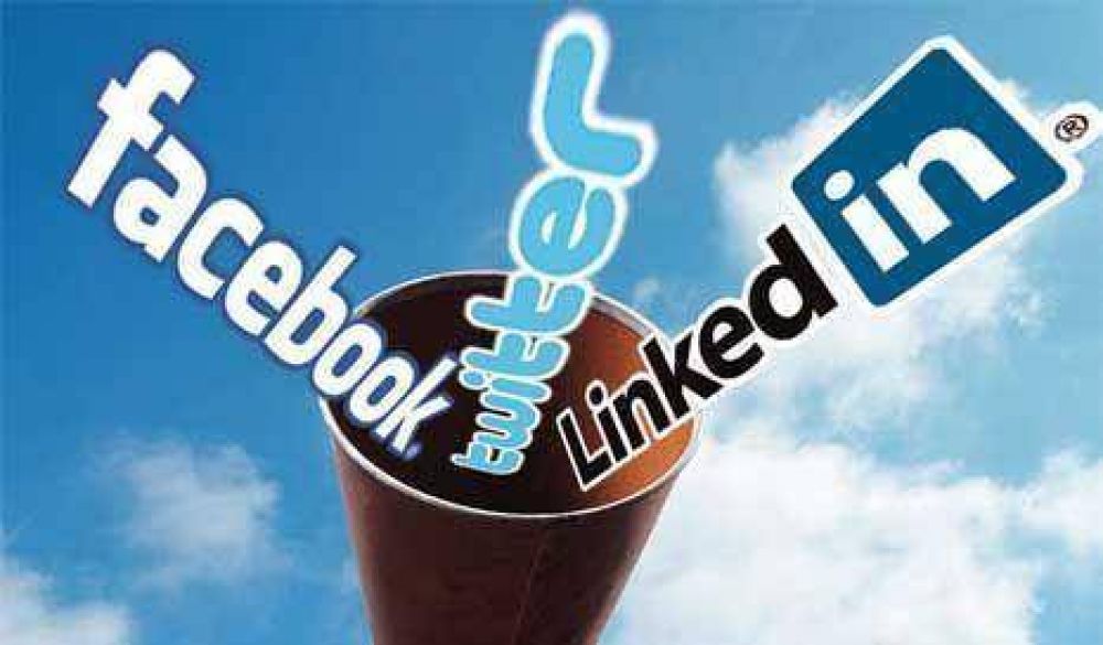 Los pol�ticos atrasan en Twitter y Facebook