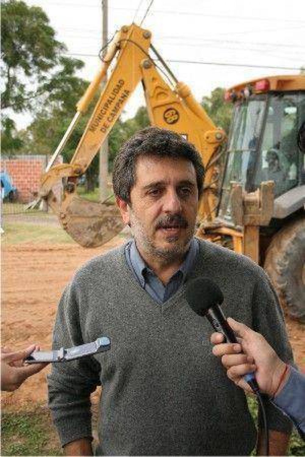 Autoridades Municipales y Concejales del FPV recorrieron obras en barrio Las Acacias