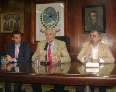 En el Sal�n de los Escudos Ivoskus present� el seminario de capacitaci�n de Alta Gerencia