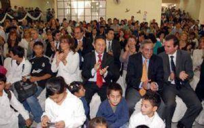 Jaque y Fayad inauguraron juntos "la mayor escuela" de la provincia