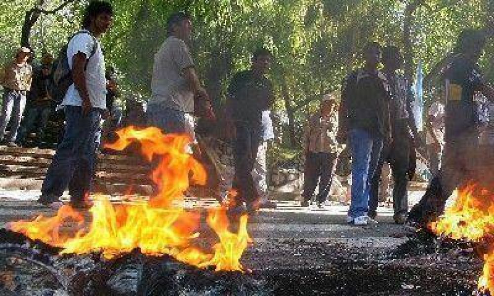 Municipales presionan por suba salarial y denuncian acuerdo con los intendentes