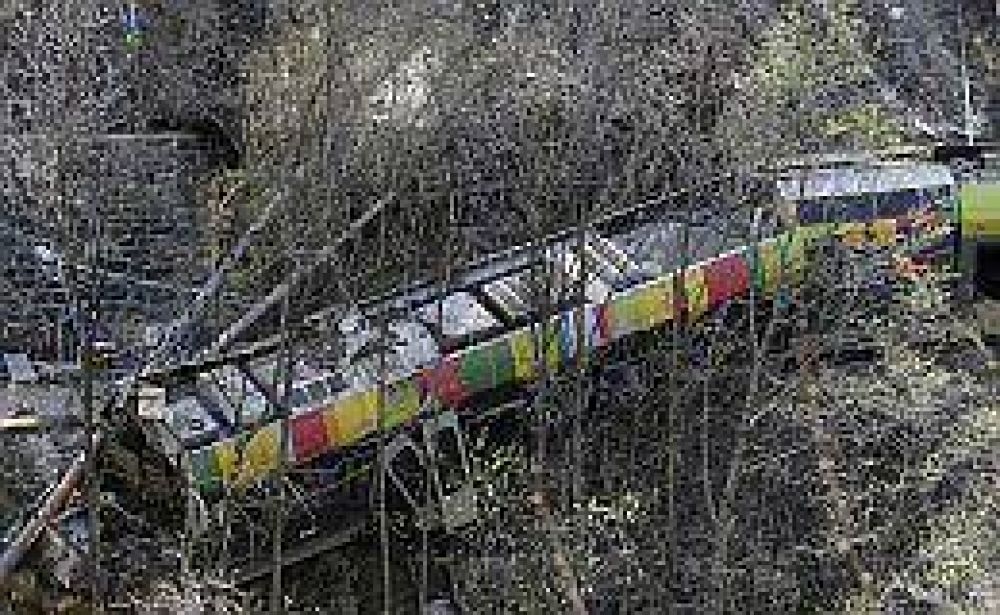 Descarril� un tren en Italia: hay al menos 10 muertos