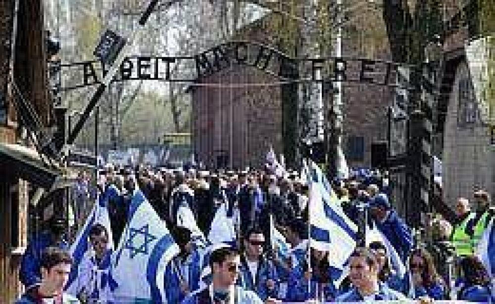 Masiva concurrencia en "Marcha de los vivos" en Auschwitz