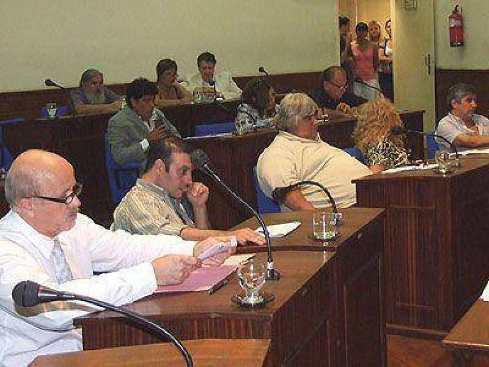 Conde acus� a Ferraresi de tener un "doble discurso"