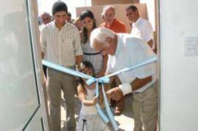 Trenque Lauquen Barrachia entreg� 30 viviendas del Plan Federal