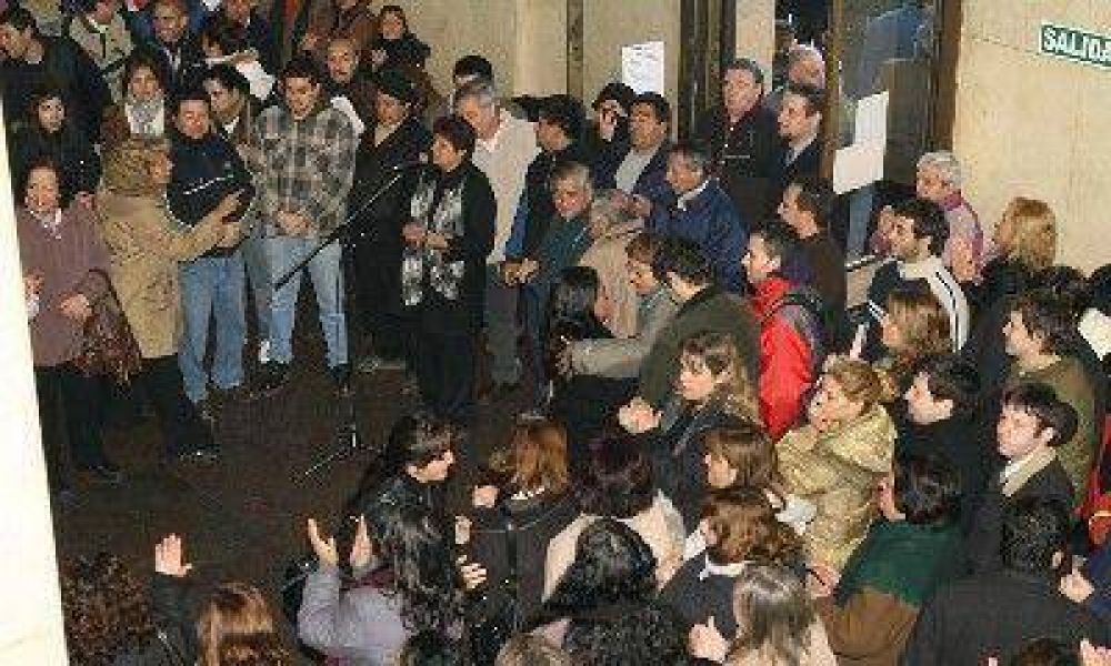 Los judiciales siguen de paro