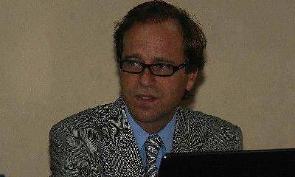 Los legisladores se quejan porque el Ejecutivo env�a proyectos copiados