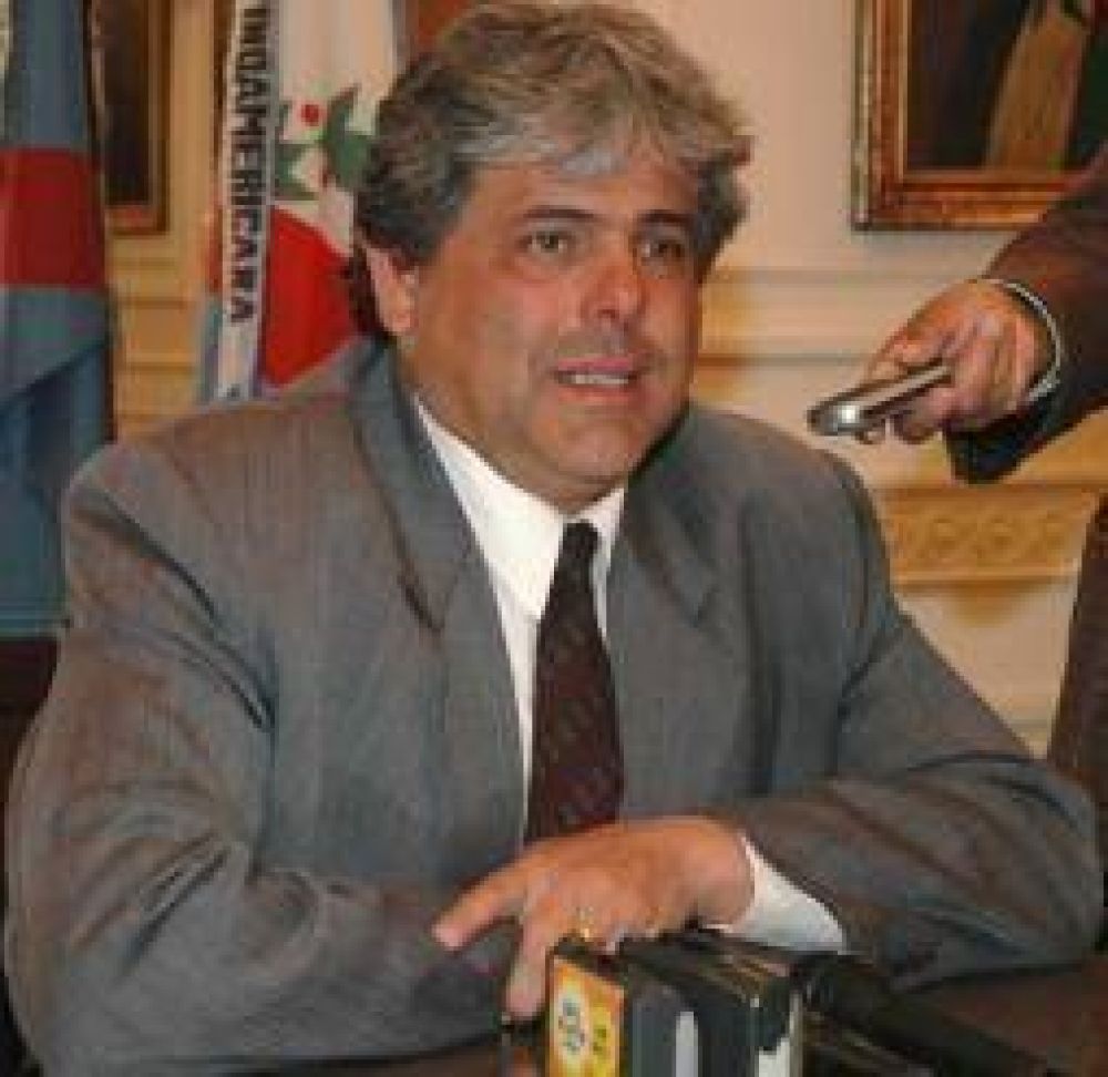Intendentes respaldan la pol�tica de distribuici�n de recursos del gobierno