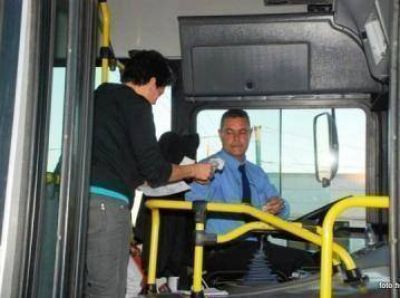 Siete de diez colectivos contin�an prestando el servicio