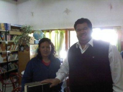 Escuchando a los vecinos El concejal Nedela recorri� El Carmen y Villa Arg�ello