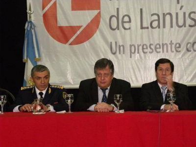 EL MINISTRO DE SEGURIDAD, CARLOS STORNELLI, ENTREGO NUEVOS PATRULLEROS Y MOTOS A LA POLICIA LOCAL