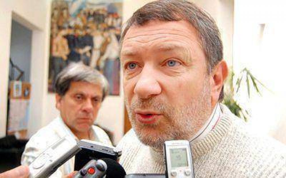 Yauhar amenaz� con vedar el Golfo San Jorge por la falta de merluza