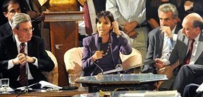 Guinle defiende en el Senado el pliego de Marc� del Pont