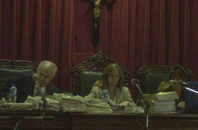 Sobreseen a cuatro senadores