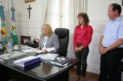 Con fondos del Municipio: La Intendente Giroldi entreg� nuevas pensiones 