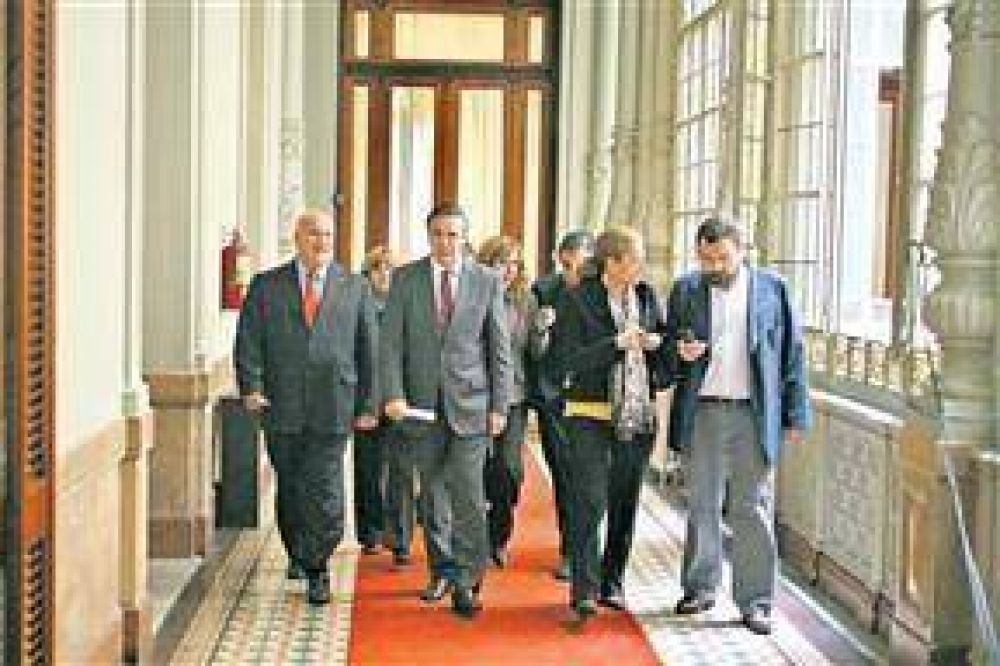El gesto de Bortolozzi oblig� a cambiar la estrategia legislativa