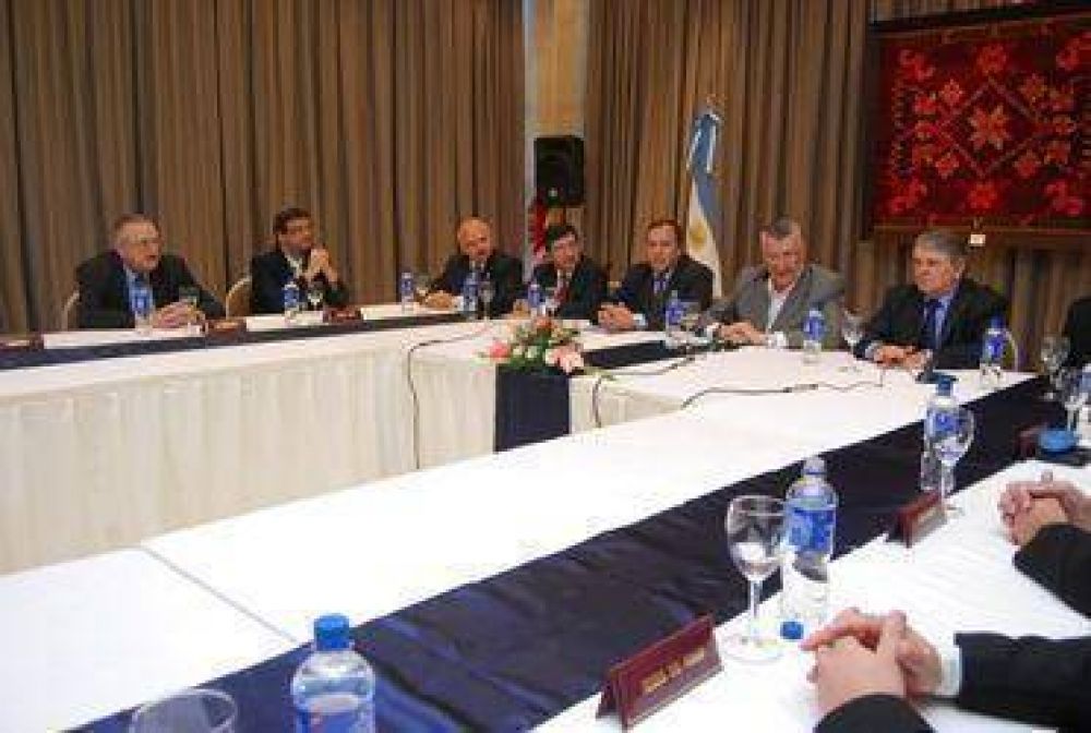 Gioja inaugur� las sesiones del Consejo Interprovincial de Ministros de Obras P�blicas