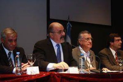 Ministro Carlos Tomada: "El nivel de empleo es similar al inicio de 2008"