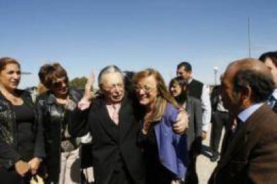 Carhu�: "Dejamos atr�s el pa�s del ajuste y trabajamos por un pa�s que crece"