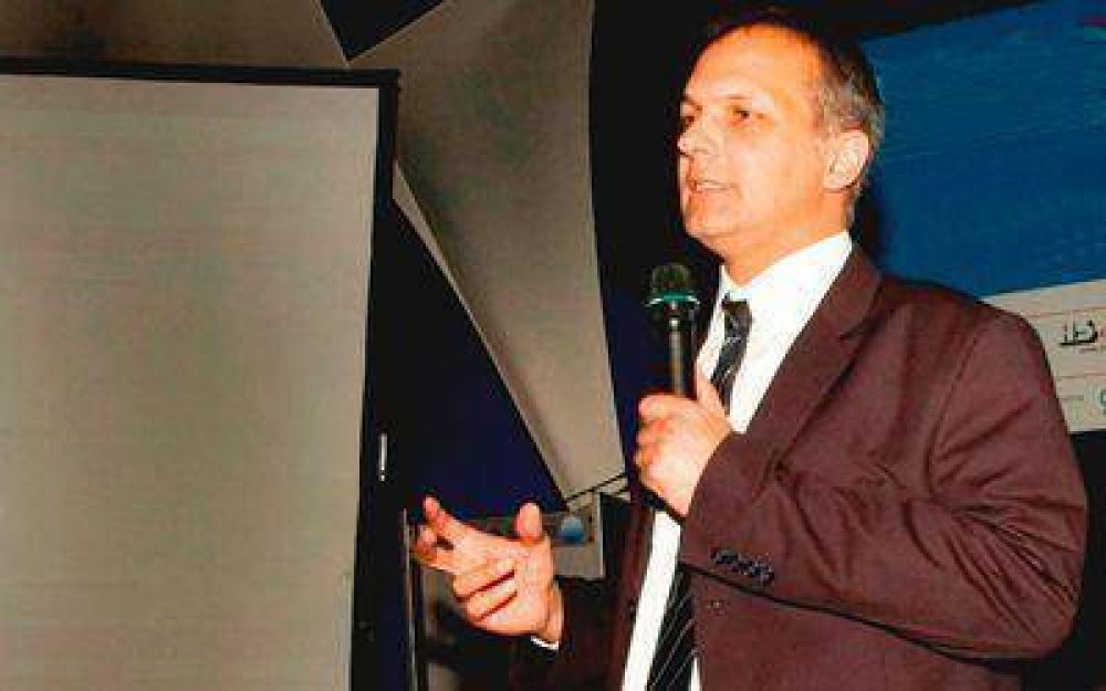 Buzzi se reuni� ayer con estudiantes en Harvard