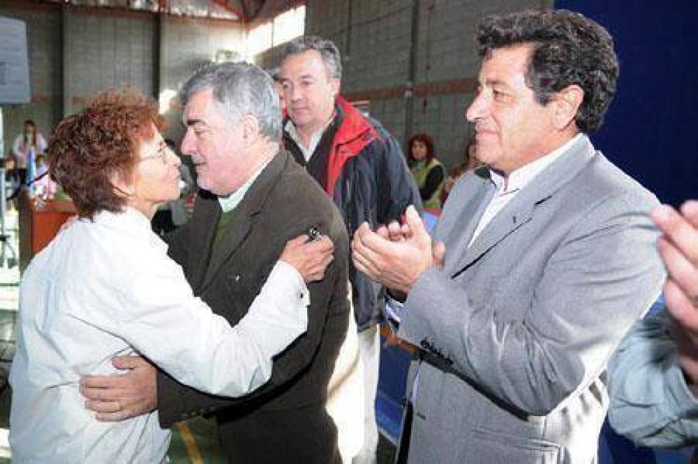 Das Neves inaugur� obras en Gan Gan