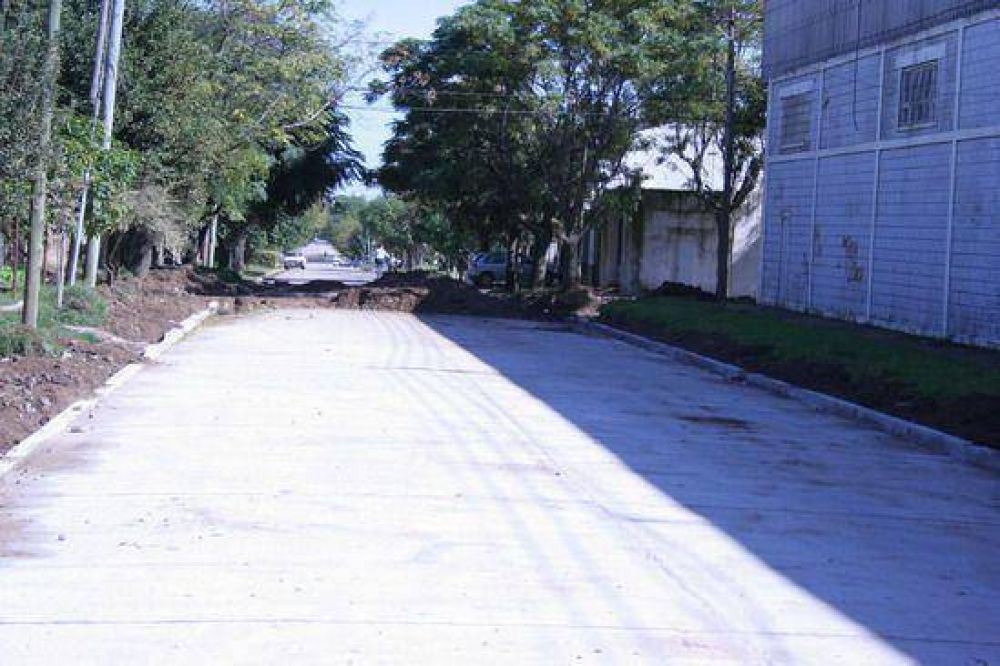 Calles Mart�n Rodr�guez, Del Pino y Liniers: El Municipio contin�a con las obras de pavimentaci�n en el casco urbano