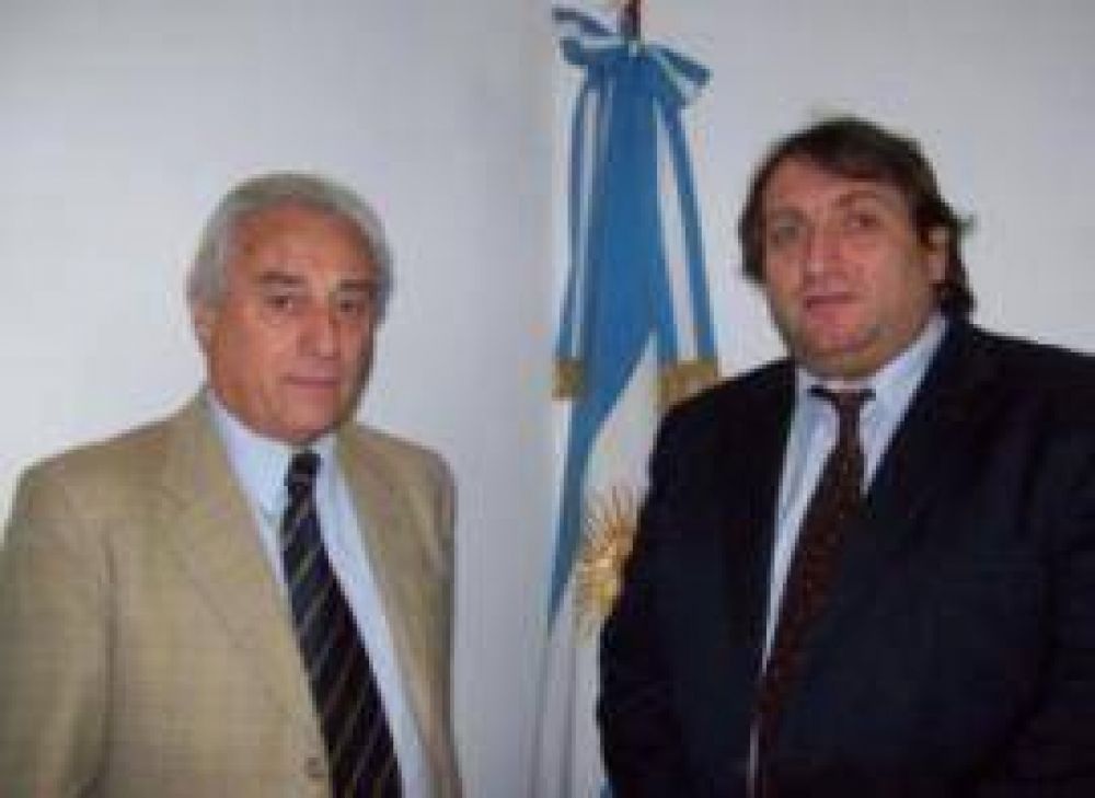 Salliquel� Cloacas para el Barrio Los Olmos