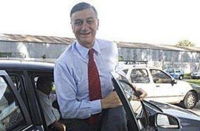 El d�lar distancia a Binner de Buzzi