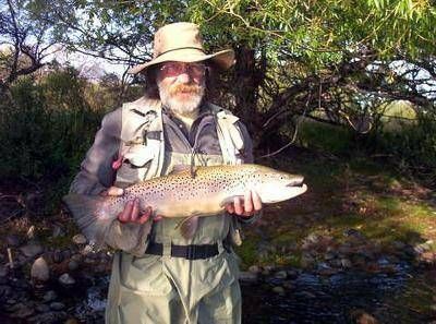  Atrapante concurso de pesca deportiva en el r�o Limay