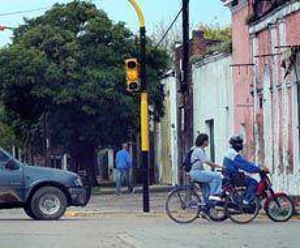 Instalan nuevos sem�foros